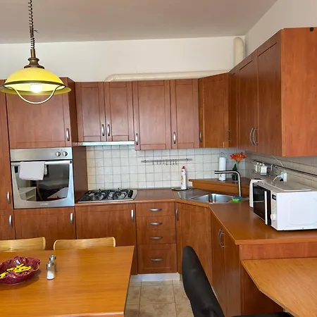 Prostorny 2kk S Balkonem A Vanou,blizkost Centra * Znojmo