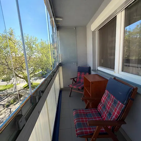 Apartamento Prostorny 2kk S Balkonem A Vanou,blizkost Centra