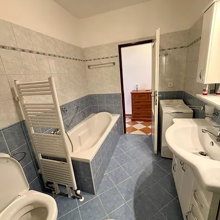 Prostorny 2kk S Balkonem A Vanou,blizkost Centra Διαμέρισμα Znojmo