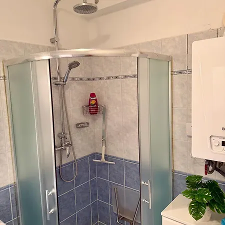 Prostorny 2kk S Balkonem A Vanou,blizkost Centra Apartamento *