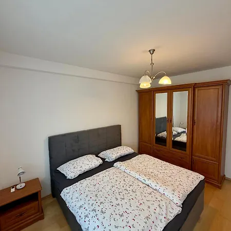 Apartamento Prostorny 2kk S Balkonem A Vanou,blizkost Centra Znojmo