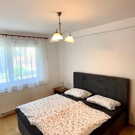Prostorny 2kk S Balkonem A Vanou,blizkost Centra *
