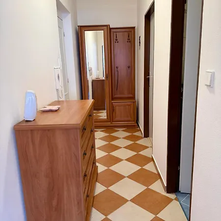 Διαμέρισμα Prostorny 2kk S Balkonem A Vanou,blizkost Centra